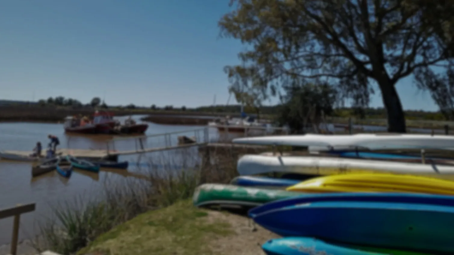 Canotaje en aguas cristalinas